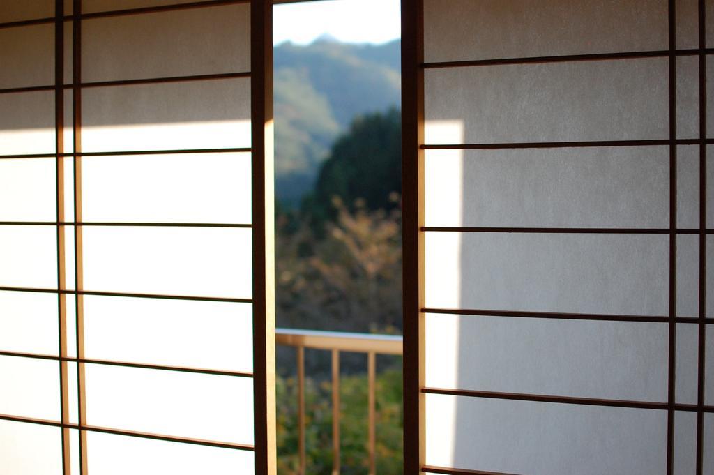 Sawatari Onsen Miyataya Ryokan Nakanojo Rom bilde